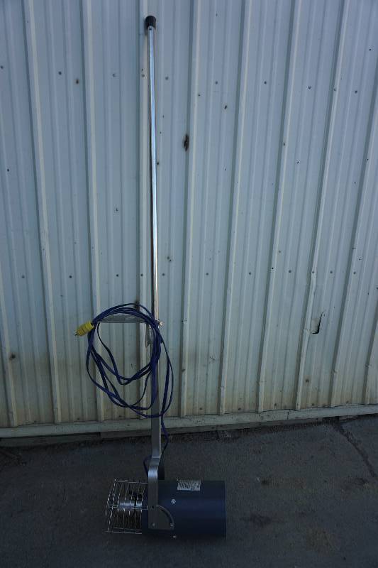 lot 24 image: Scott Aerator Companies Dock Mounted Aqua Sweep Electric Aqua Blaster