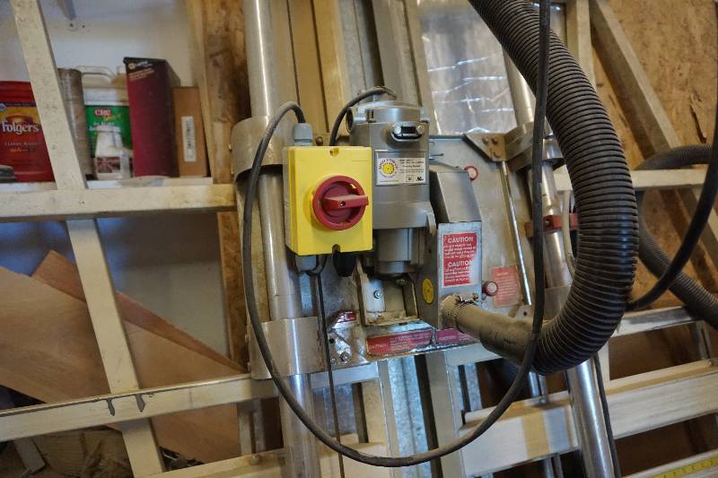 lot 23 image: Safety Speed Cut Model 6400 Commercial Vertical Panel Saw