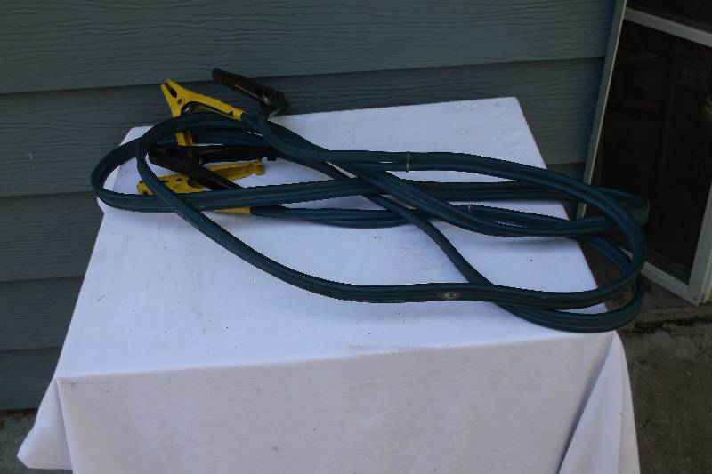 lot 26 image: Jumper cables