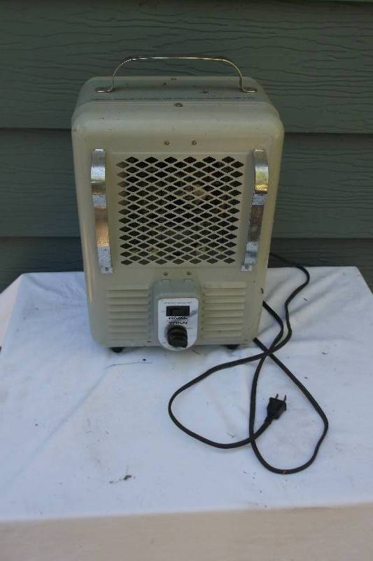 lot 37 image: Heater