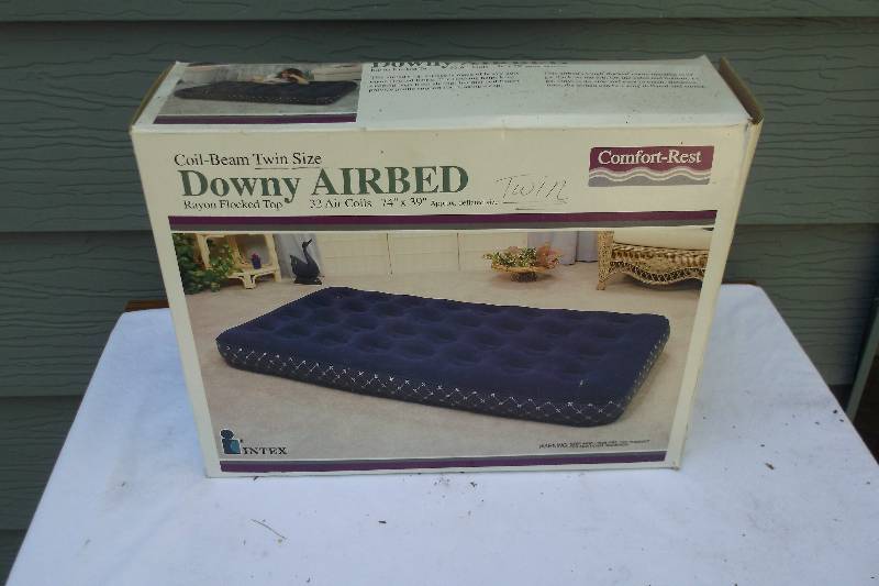 lot 42 image: Air mattress