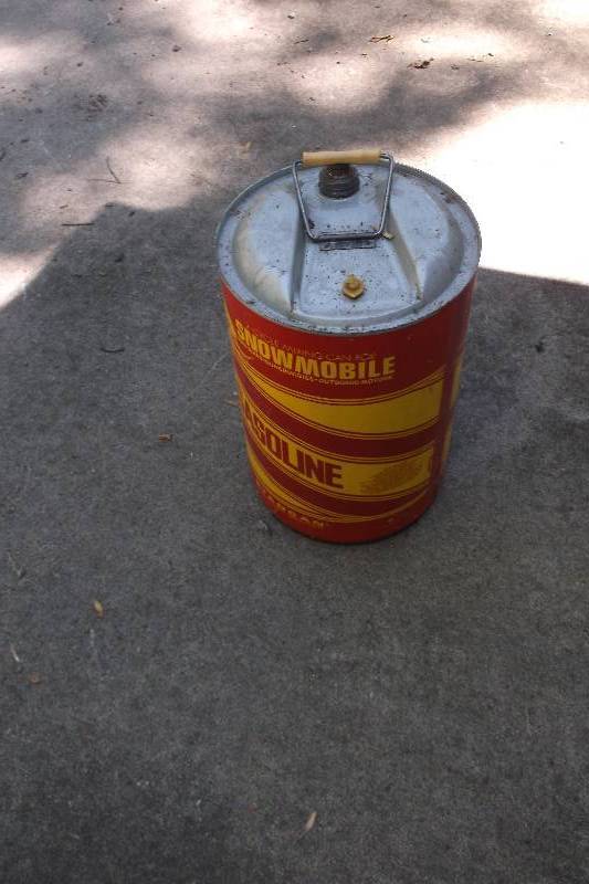 lot 48 image: Gas can