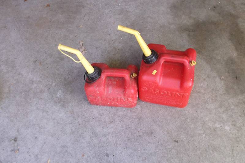 lot 68 image: Gas can