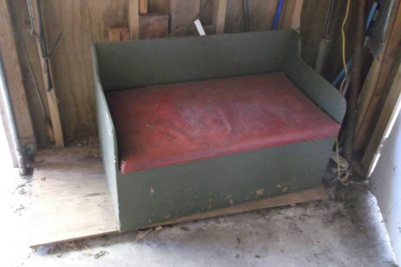 lot 77 image: Bench