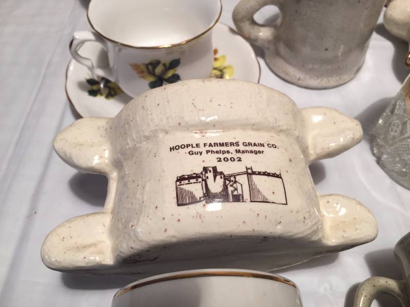 COMMEMORATIVE VARIETY OF PITCHERS, WINE GOBLETS, MUGS