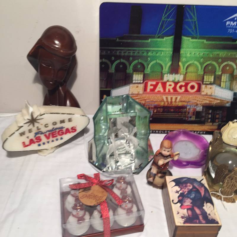VARIETY OF VINTAGE ITEMS