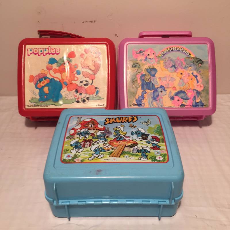 VINTAGE LUNCH BOXES WITH THERMOSES