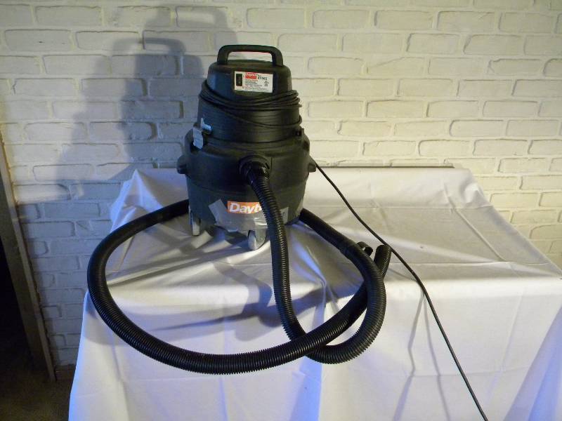 lot 37 image: Dayton Shop Vac