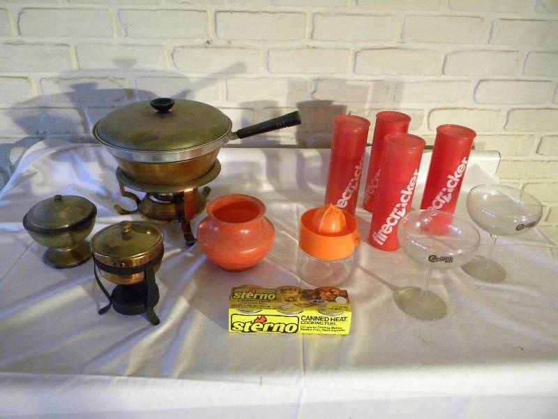 lot 48 image: Lot of Vintage Kitchenware