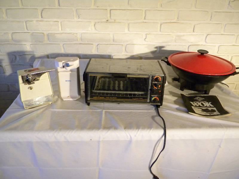 lot 64 image: Lot of Kitchen Appliances