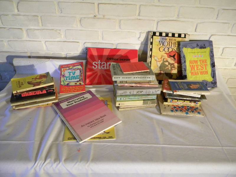 lot 67 image: Lot of Vintage Books