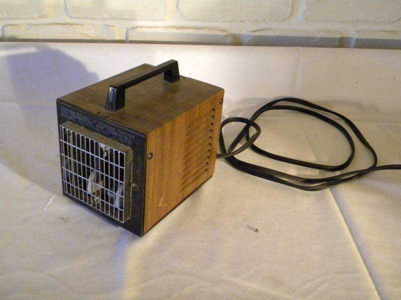 lot 73 image: Big Heat Space Heater