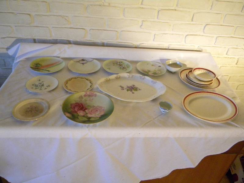 lot 81 image: Lot of Misc Dishes