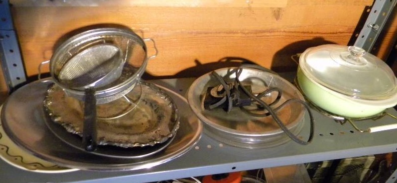 lot 93 image: Misc lot of Kitchenware