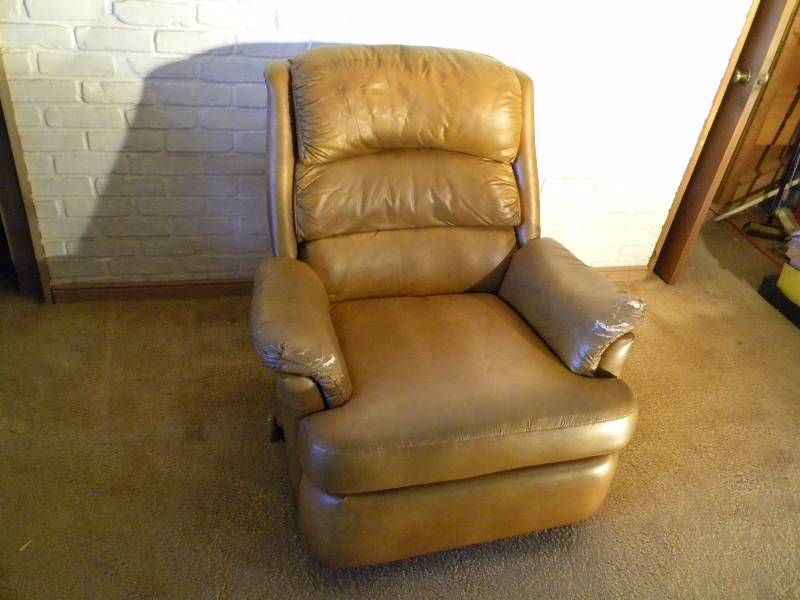lot 114 image: Lane Furniture Brown Recliner