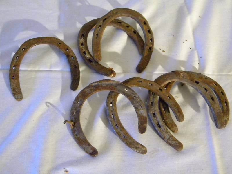 lot 126 image: Vintage set of Horseshoes