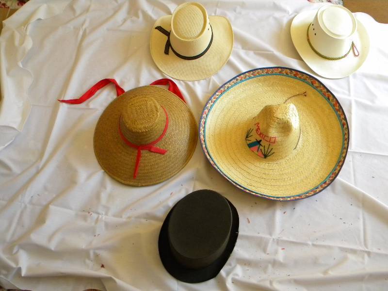 lot 147 image: Hats Lot