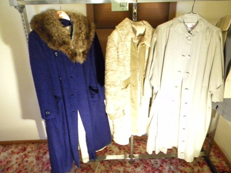 lot 171 image: Vintage Womens Coats