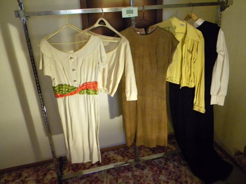 lot 174 image: Vintage Womens Clothing