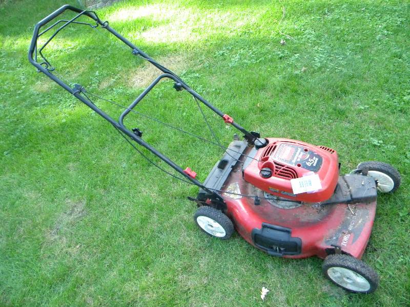 lot 190 image: Toro Lawn Mower