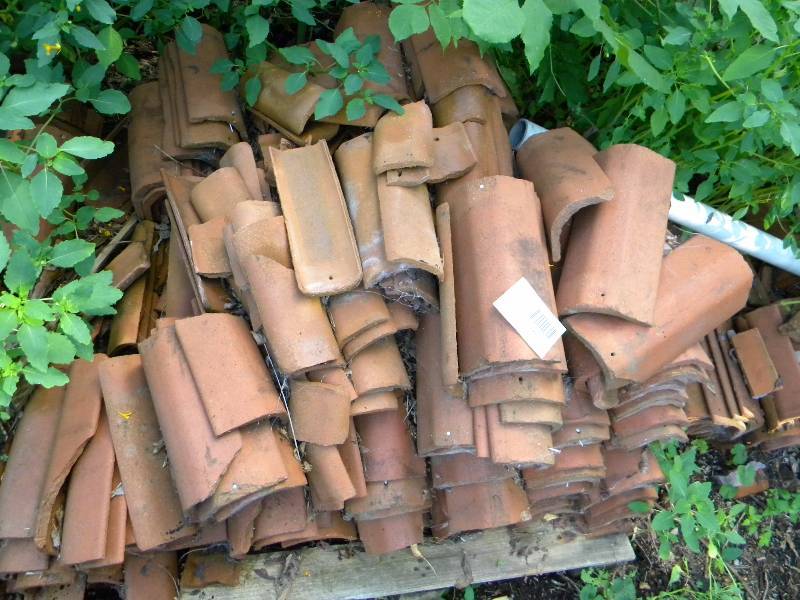 lot 199 image: Spanish Clay Roof Tiles Lot 5