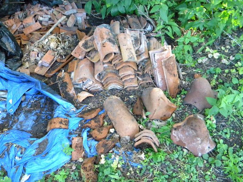 lot 202 image: Spanish Clay Roof Tiles Lot 8