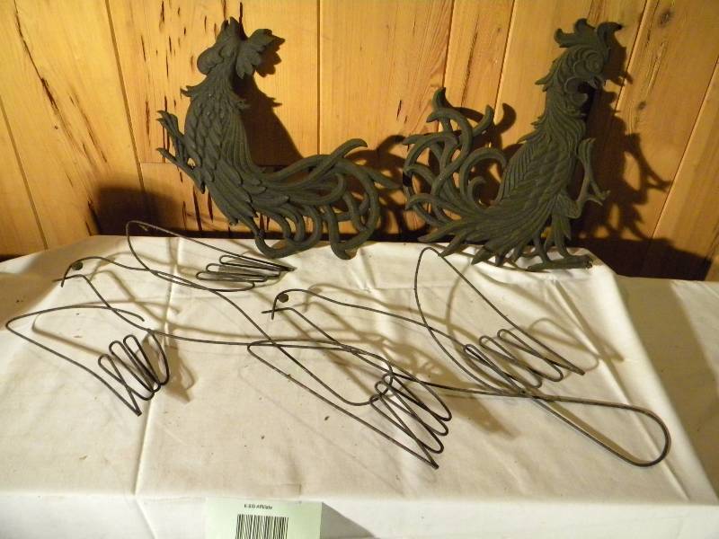 lot 216 image: Vintage Metal Wall Hangings