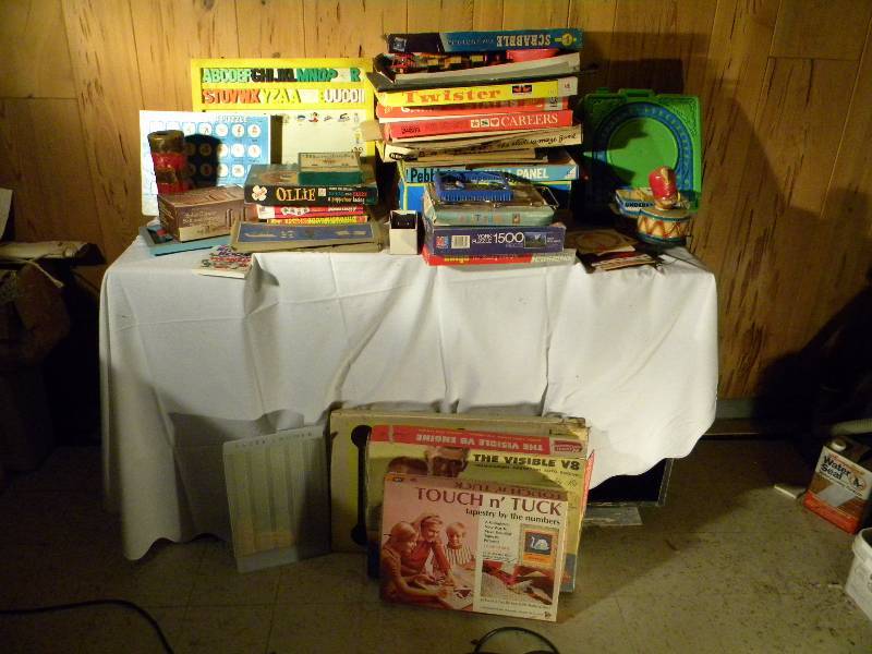 lot 218 image: Vintage Kids Games