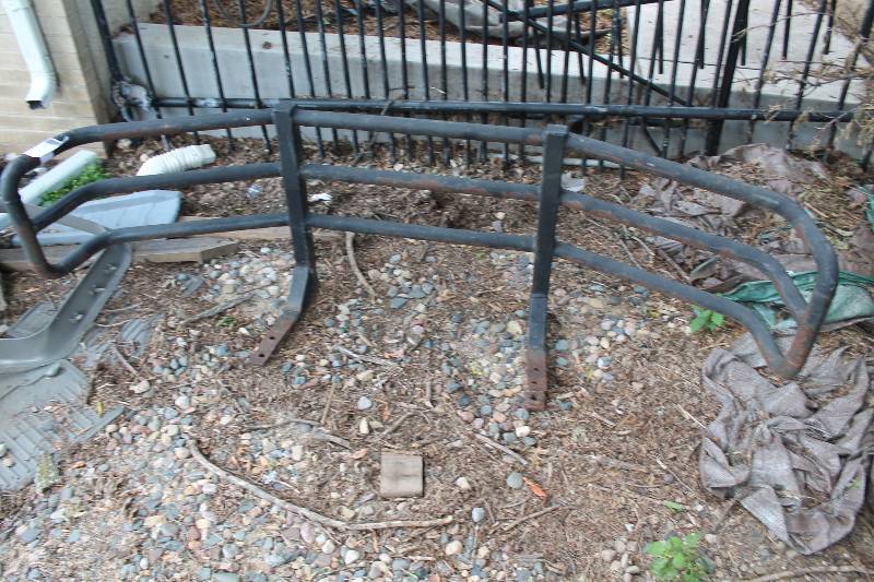 lot 13 image: Cattle Guard Fits 00 Chevy Truck 76 x 26.