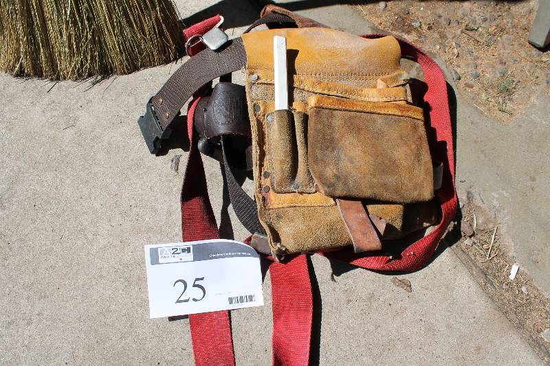 lot 25 image: Tool Belt wAdjustable Suspender Straps.