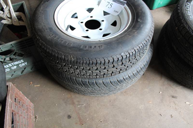 lot 75 image: Lot of (2) Tires wRims M  S P17580R13.