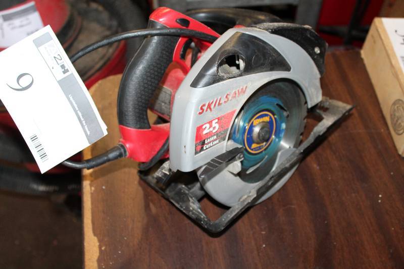 lot 9 image: Skilsaw 575 7-14 Circular Saw wCord 120V25-60Hz13A4600permin.