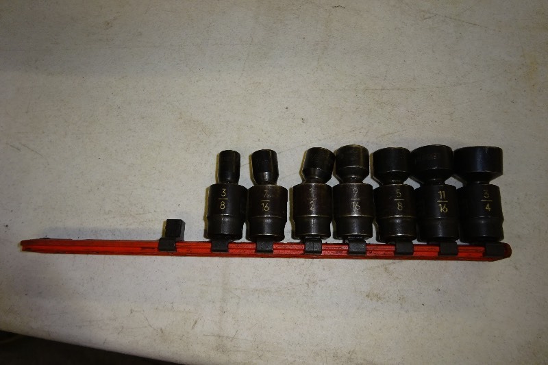 lot 2 image: Matco Swivel Sockets