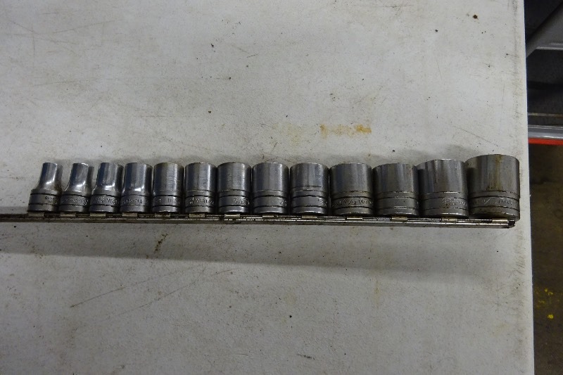 lot 9 image: Snap On 12 Drive Sockets