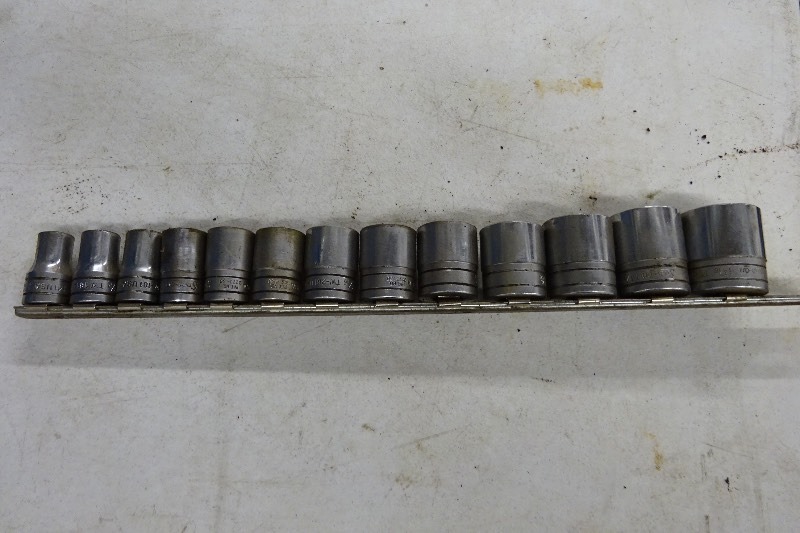 lot 10 image: Snap On 12 Drive 6 Point Sockets