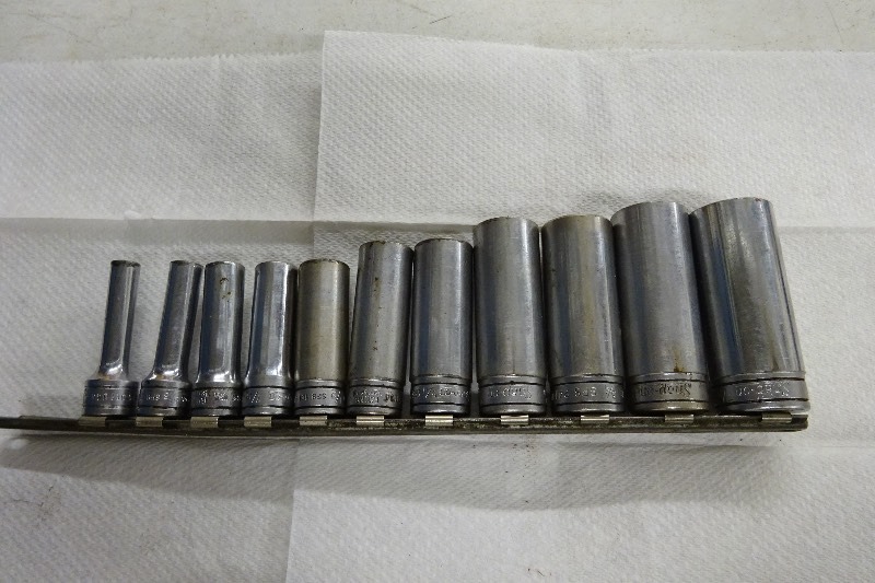 lot 15 image: Snap On Deep Wall Sockets