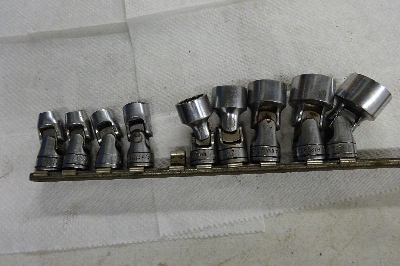 lot 18 image: Snap On 38 Drive 12 Point Swivel Socket Set