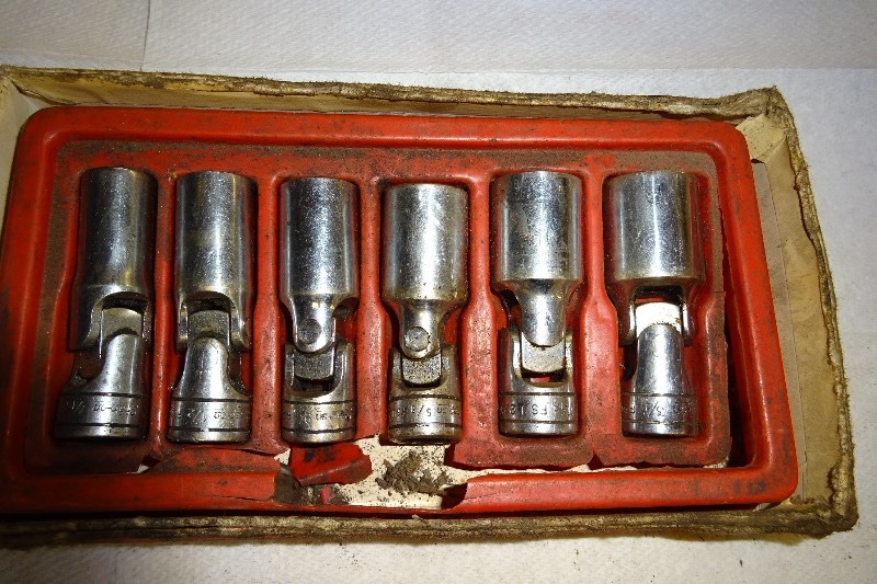 lot 19 image: Snap On 38 Drive 6 Point Swivel Sockets
