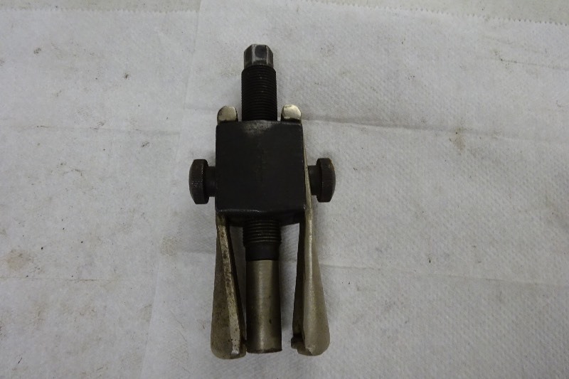 lot 43 image: Snap On Tie Rod Press