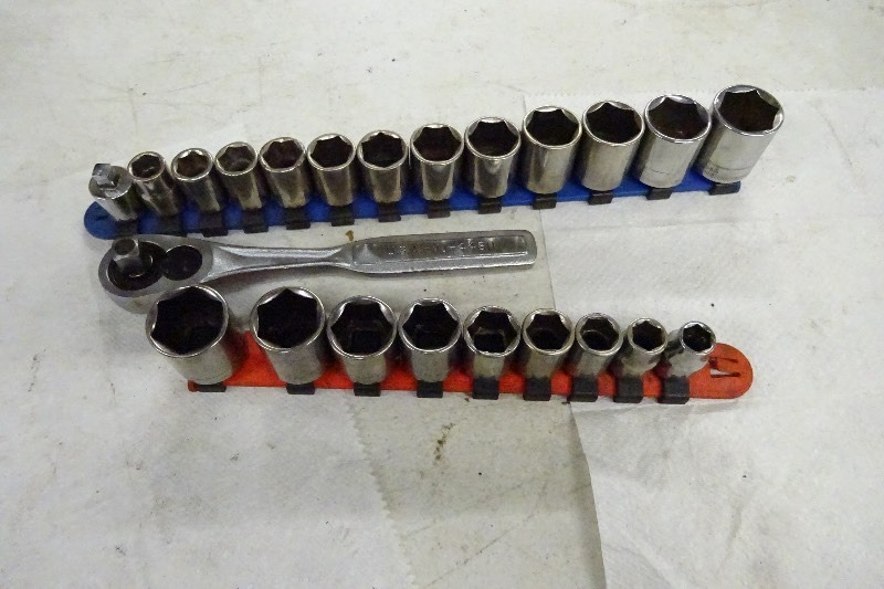 lot 67 image: Craftsman 38 drive sockets