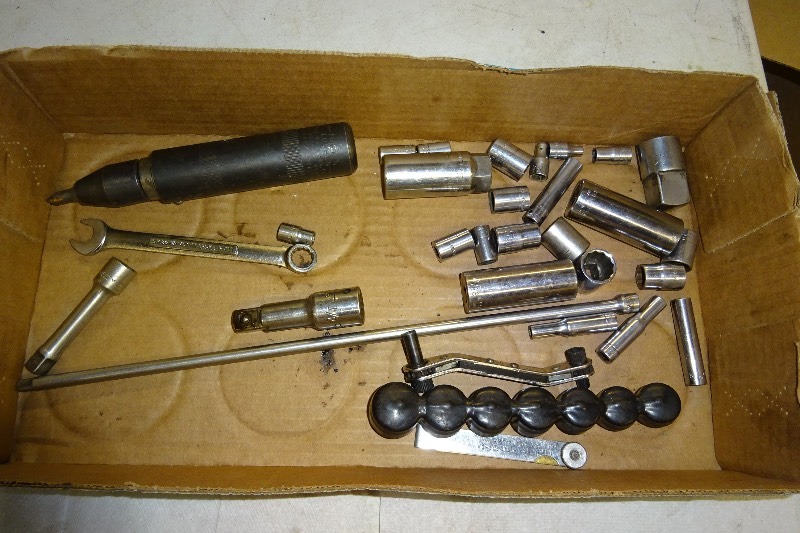 lot 70 image: Craftsman Sockets