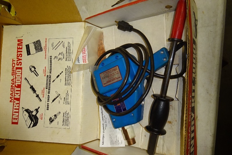 lot 82 image: Magna Spot Entry kit