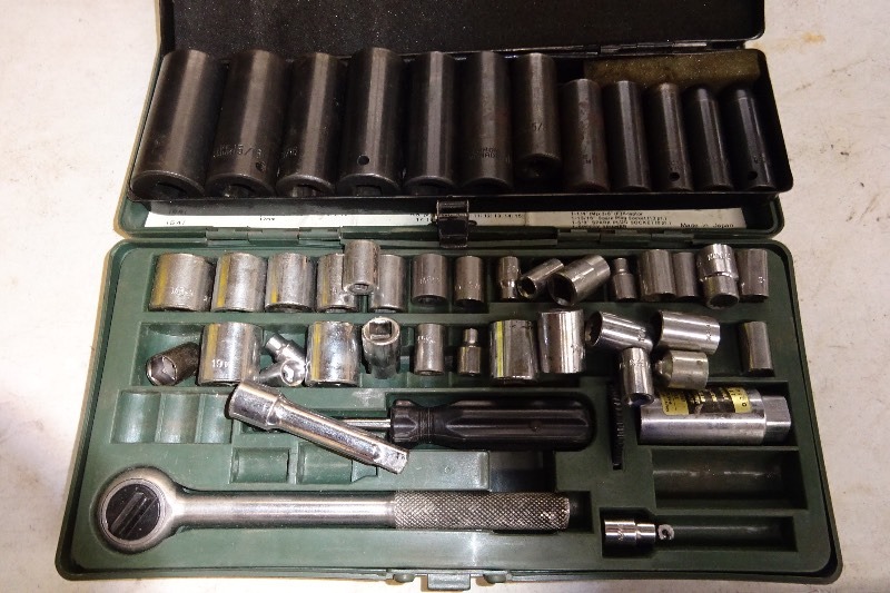 lot 83 image: Sockets