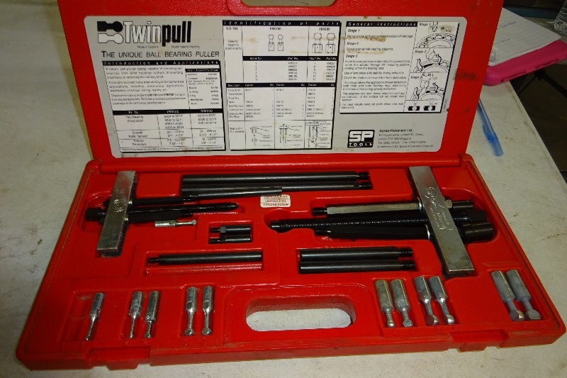 lot 85 image: SP Tools Twin Pull Ball Bearing Puller