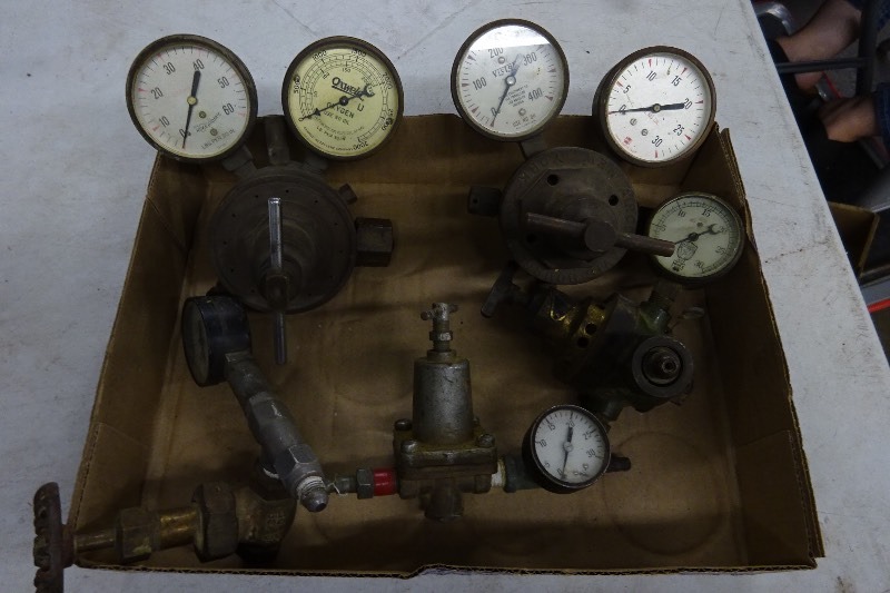 lot 96 image: Variety gauges