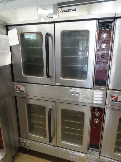 lot 4 image: Double Oven