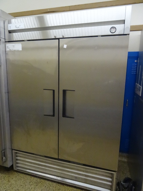 lot 21 image: Freezer