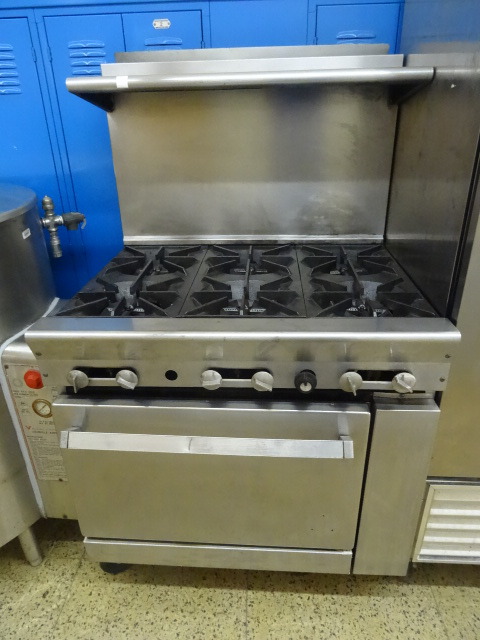lot 23 image: Stove and Oven