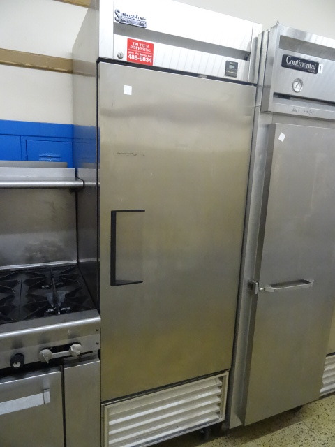 lot 33 image: Freezer