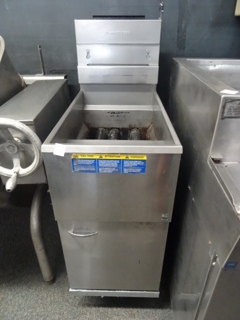lot 35 image: Deep Fryer